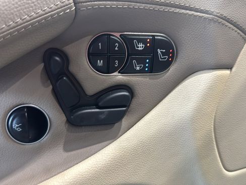 Used 2009 Mercedes-Benz SL 550 image 28