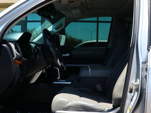 Used 2018 Toyota Tundra Limited w/ Limited Premium Package AWD/4WD image 36