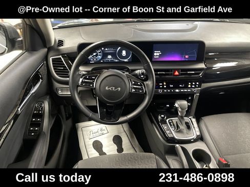 Used 2024 Kia Seltos X-Line AWD/4WD image 17