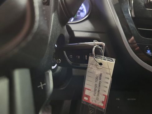 Used 2023 Toyota Camry SE image 18