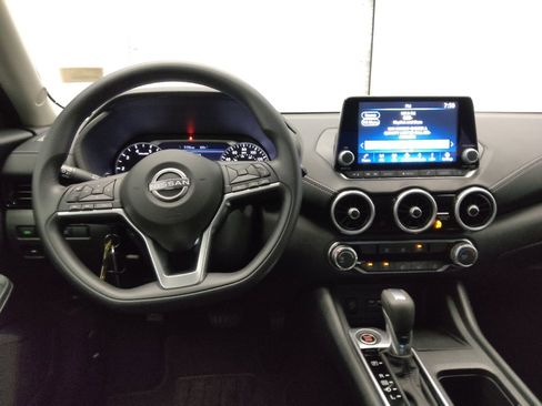 Used 2025 Nissan Sentra SV FWD image 22