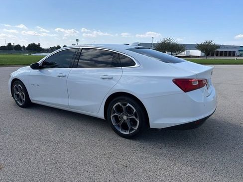 Used 2024 Chevrolet Malibu LT FWD image 2