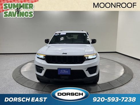 Used 2023 Jeep Grand Cherokee Altitude AWD/4WD image 3