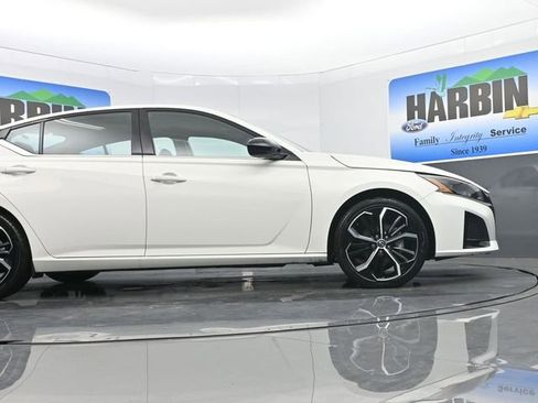 Used 2025 Nissan Altima 2.5 SR image 21