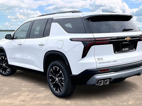 New 2026 Chevrolet Traverse LT w/ Sun and Wheel Package image 3