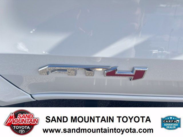 Used 2023 GMC Canyon AT4 w/ AT4 Premium Package AWD/4WD image 10