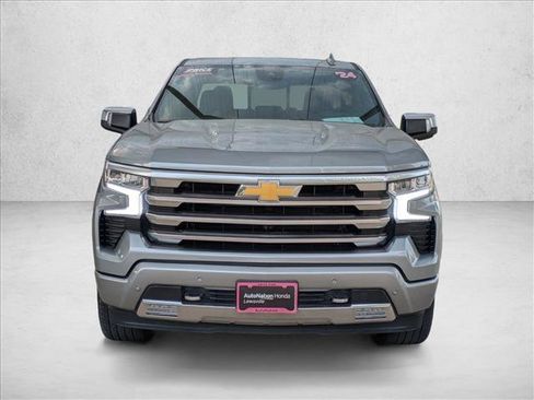 Used 2024 Chevrolet Silverado 1500 High Country w/ High Country Premium Package AWD/4WD image 2