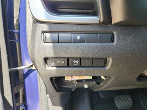 Used 2023 Nissan Rogue SV FWD image 21