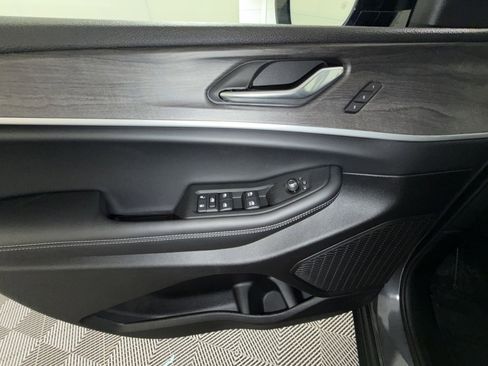 New 2025 Jeep Grand Cherokee Limited w/ Luxury Tech Group II image 15