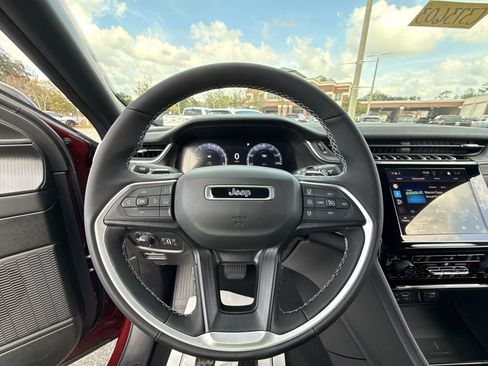 New 2025 Jeep Grand Cherokee Laredo X w/ Luxury Tech Group I image 13