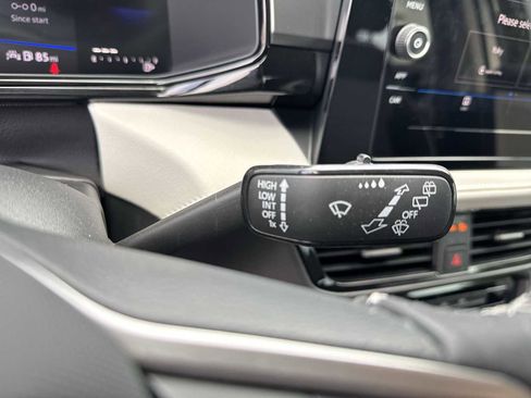 Certified 2025 Volkswagen Taos S FWD image 32