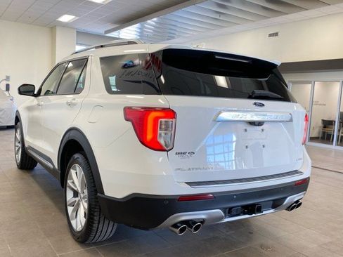 Certified 2023 Ford Explorer Platinum w/ Technology Package AWD/4WD image 5