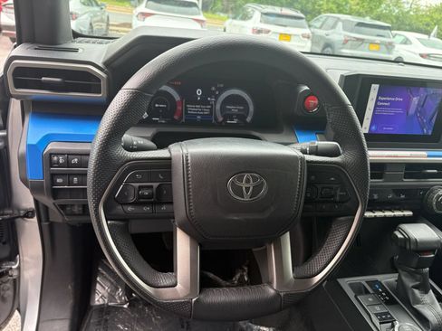 Used 2025 Toyota Tacoma TRD Off-Road AWD/4WD image 25