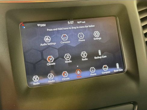 Used 2019 Jeep Cherokee Latitude Plus FWD image 15