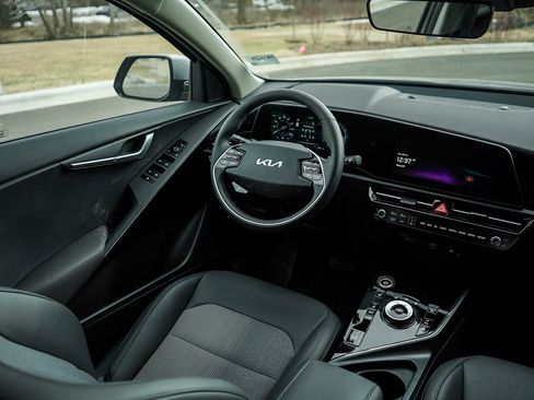 New 2026 Kia Niro Wind FWD image 15
