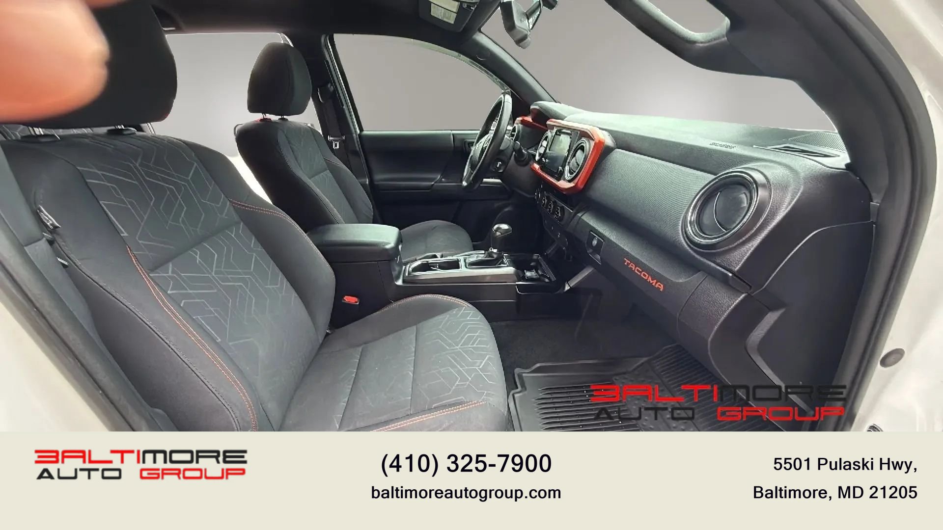 Used 2017 Toyota Tacoma TRD Sport w/ Tow Package (A/T) AWD/4WD image 13