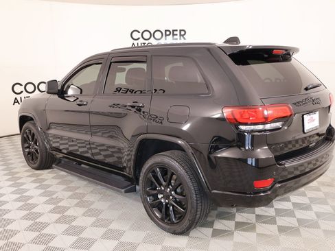 Used 2022 Jeep Grand Cherokee Laredo X AWD/4WD image 23