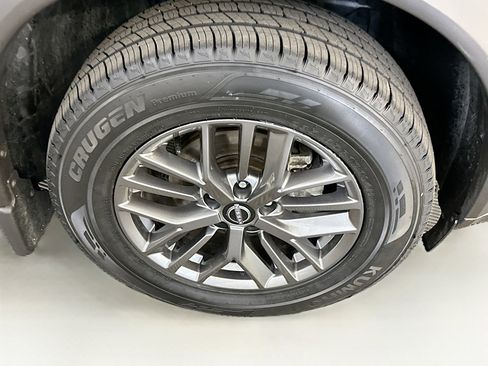 Used 2023 Nissan Rogue S AWD/4WD image 11