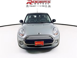 Used 2015 MINI Cooper 4-Door Hardtop FWD video 2