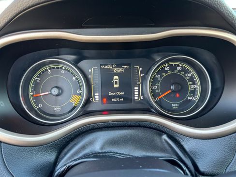 Used 2018 Jeep Cherokee Sport FWD image 14