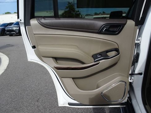 Used 2018 GMC Yukon SLT w/ HD Trailering Package AWD/4WD image 16
