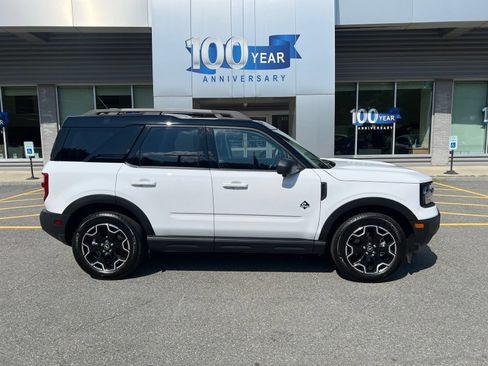 Used 2025 Ford Bronco Sport Outer Banks w/ Outer Banks Tech Package+ AWD/4WD image 8