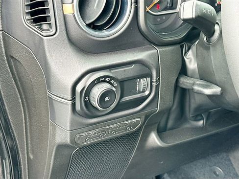 Used 2024 Jeep Wrangler Sahara image 10