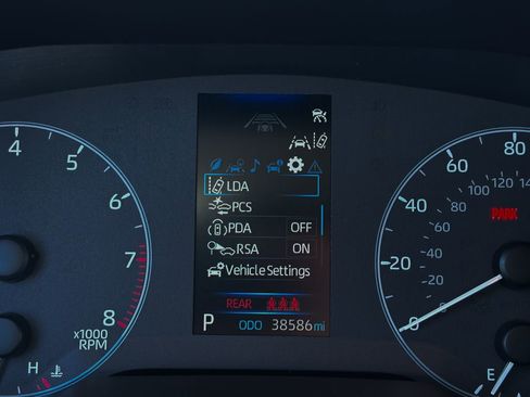 Used 2025 Toyota Corolla LE FWD image 29