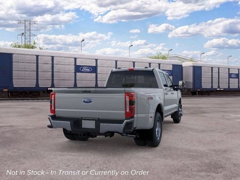New 2026 Ford F350 4x4 Crew Cab DRW Super Duty image 8