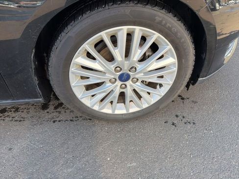 Used 2017 Ford Focus Titanium w/ Titanium Technology Package image 17