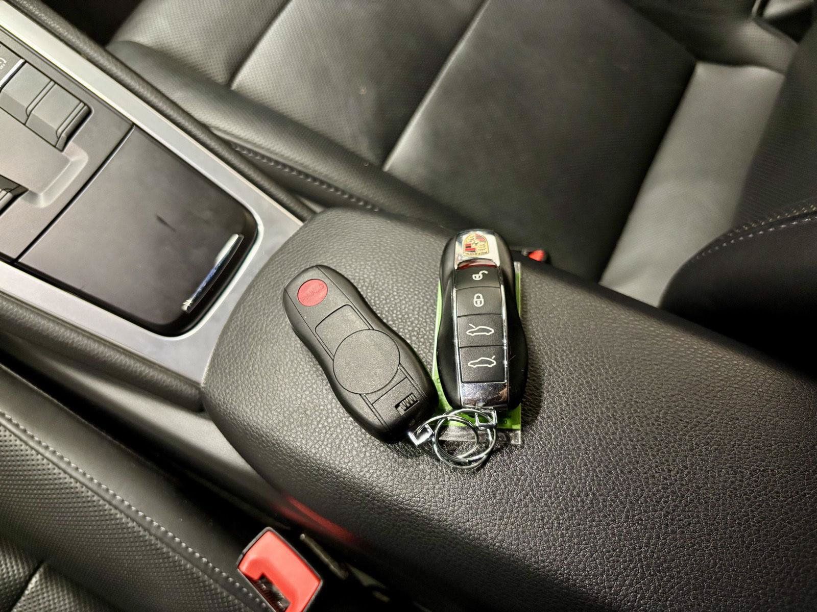 Used 2017 Porsche 718 Cayman RWD image 36