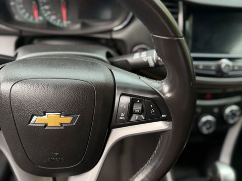 Used 2018 Chevrolet Trax LT w/ LT Convenience Package image 34