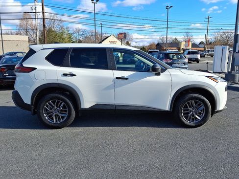 Certified 2023 Nissan Rogue S image 9