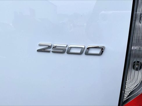Used 2025 Mercedes-Benz Sprinter 2500 image 10