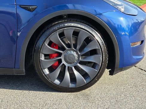 Used 2022 Tesla Model Y Performance AWD/4WD image 8