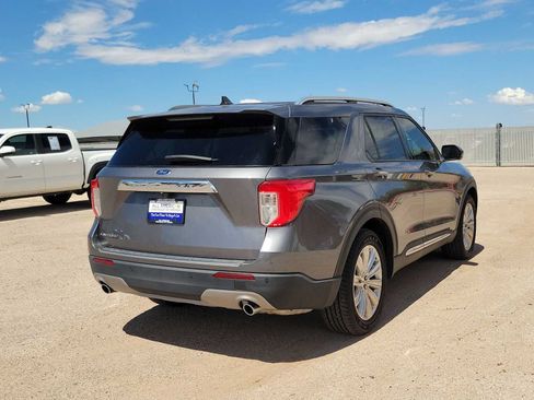 Used 2022 Ford Explorer Limited w/ Equipment Group 301A RWD image 8
