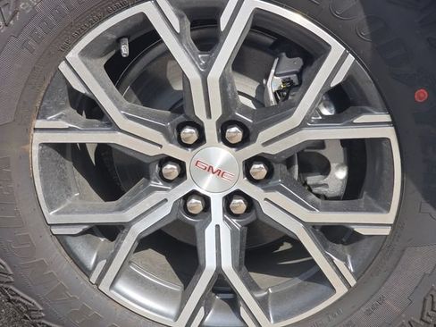 New 2026 GMC Acadia AT4 w/ Luxury Package AWD/4WD image 11