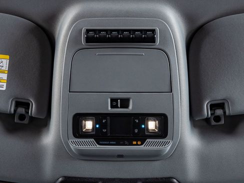 Used 2025 Ford F250 XLT w/ Black Appearance Package image 29