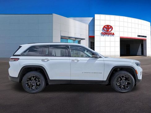 Used 2022 Jeep Grand Cherokee Limited AWD/4WD image 10