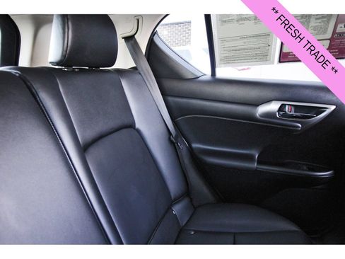 Used 2016 Lexus CT 200h w/ Navigation Package FWD image 14