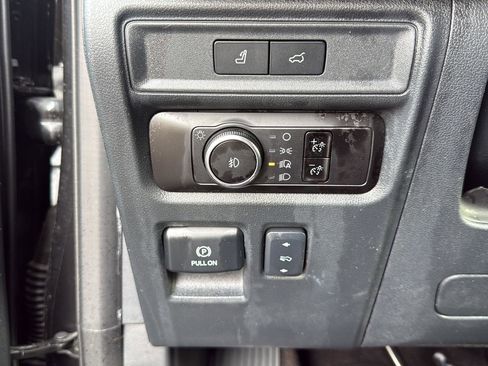 Used 2023 Ford Expedition Max Limited image 30