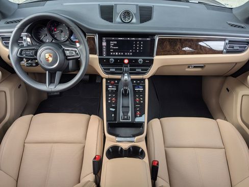 Used 2026 Porsche Macan AWD/4WD image 23