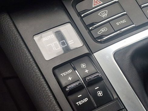 Used 2021 Porsche Macan image 17