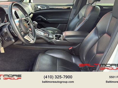Used 2017 Porsche Cayenne Platinum Edition AWD/4WD image 11