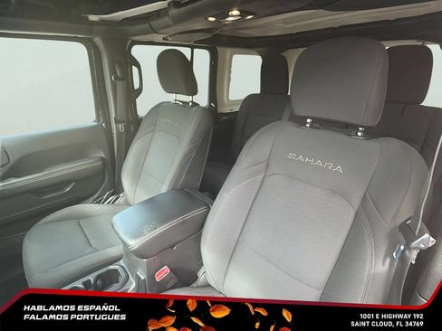 Used 2019 Jeep Wrangler Unlimited Sahara w/ Safety Group AWD/4WD image 26