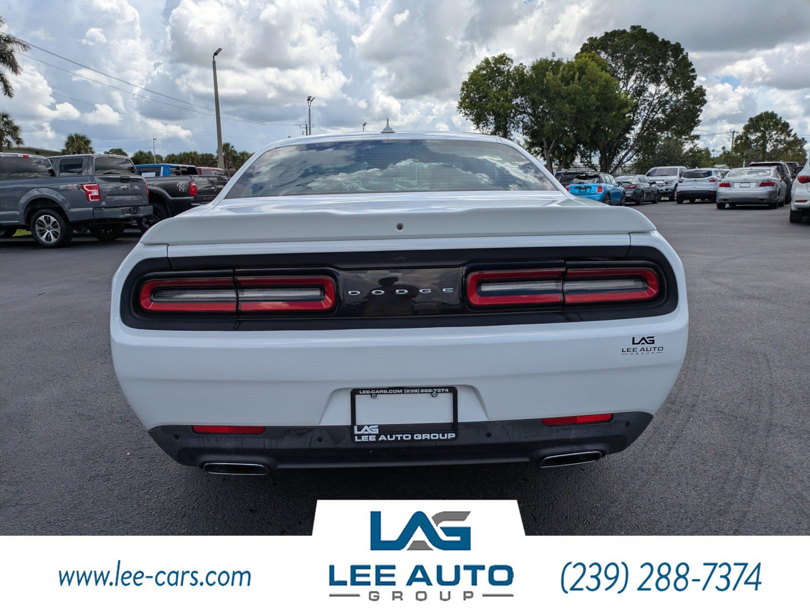Used 2015 Dodge Challenger SXT Plus w/ Driver Convenience Group RWD image 4