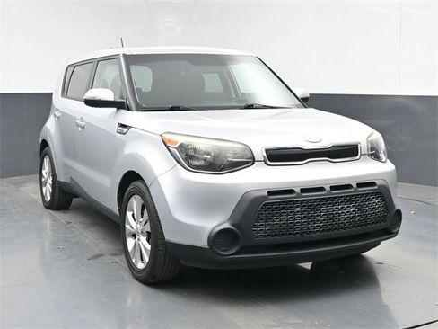 Used 2014 Kia Soul + image 2