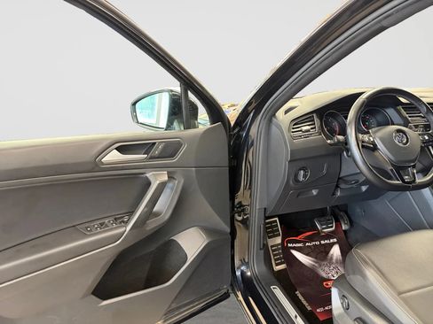 Used 2021 Volkswagen Tiguan SE R-Line AWD/4WD image 11