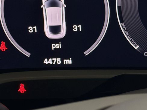 Used 2025 Porsche Taycan image 22