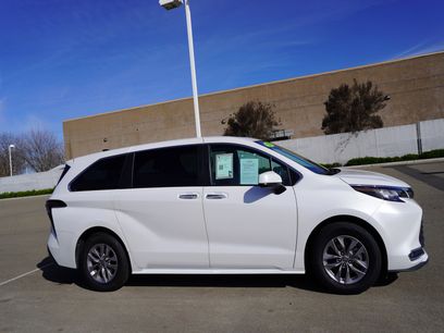 Used 2023 Toyota Sienna XLE
